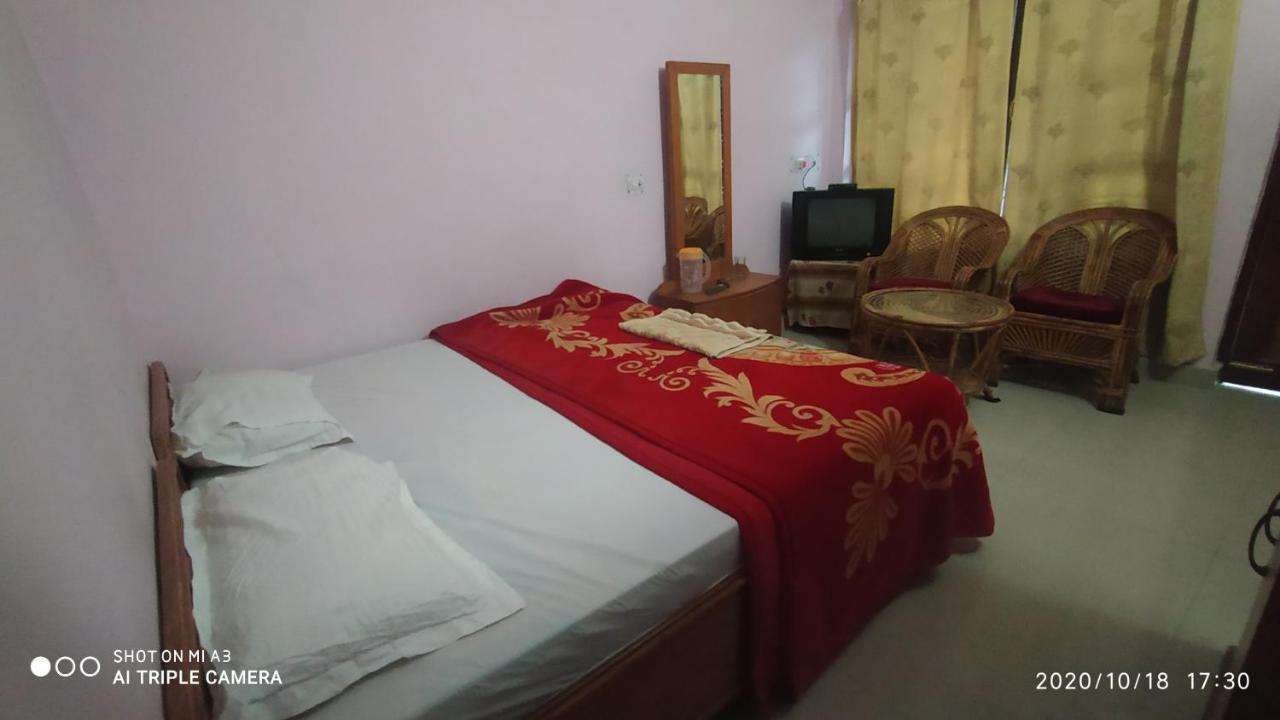 Hotel Himalayan Inn Uttarkashi ภายนอก รูปภาพ