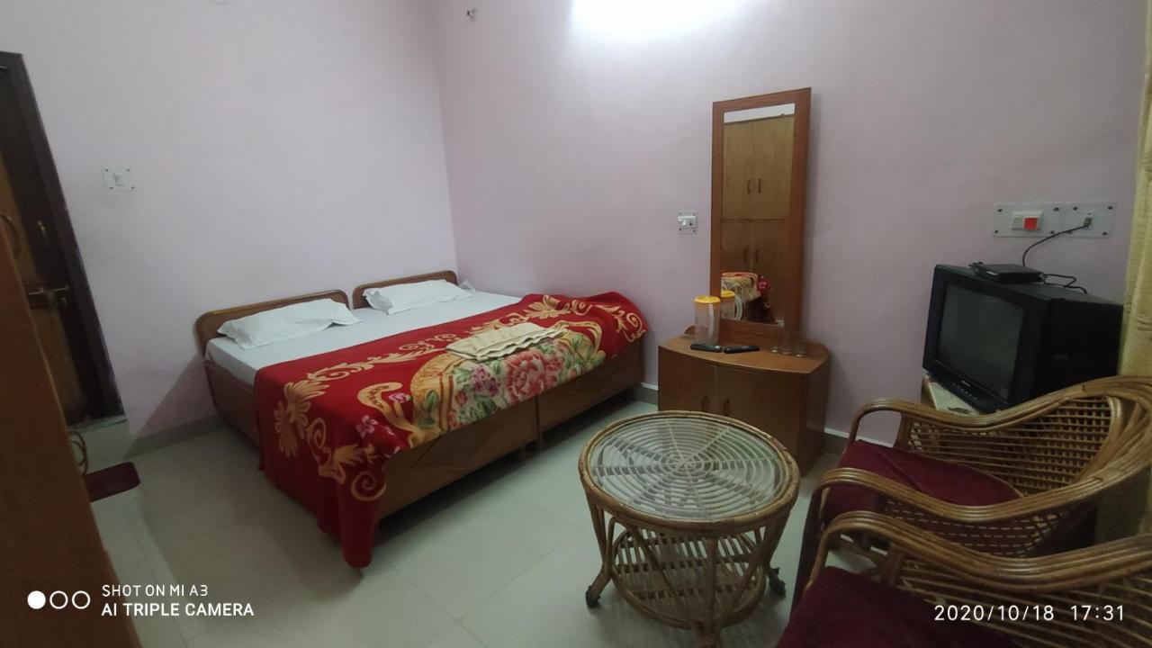 Hotel Himalayan Inn Uttarkashi ภายนอก รูปภาพ